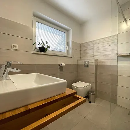 Homestay szállás And Pri Baslju