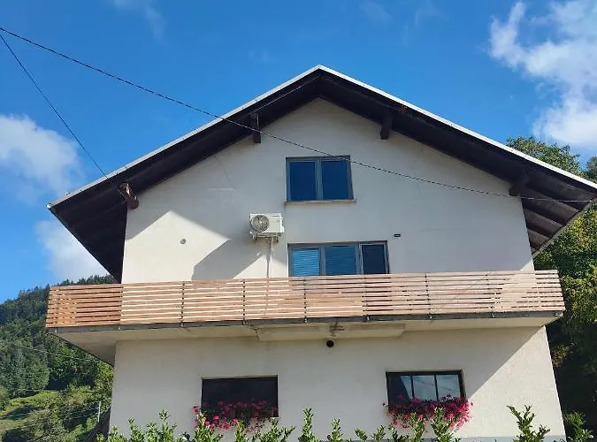 Rum i privatbostad And Pri Baslju Cerkno